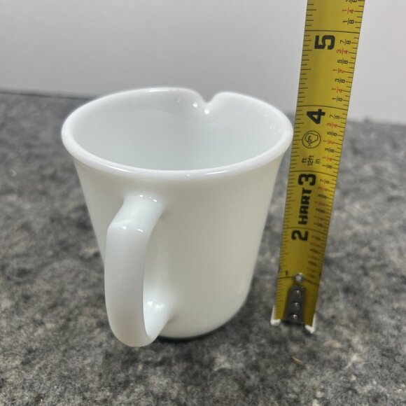 Vintage PYREX White Milk Glass  Creamer with Handle & Pouring Spout - Picture 9 of 9